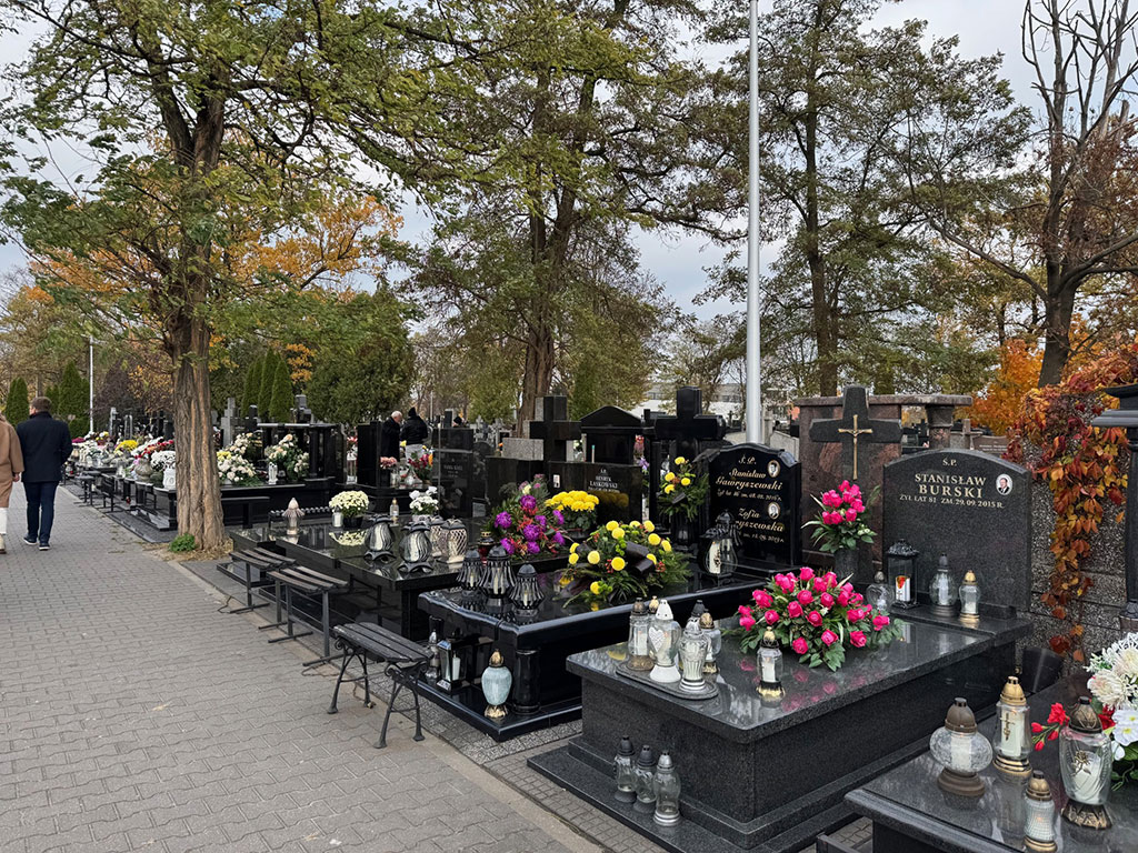 Czy warto rezerwować miejsce na cmentarzu z wyprzedzeniem?